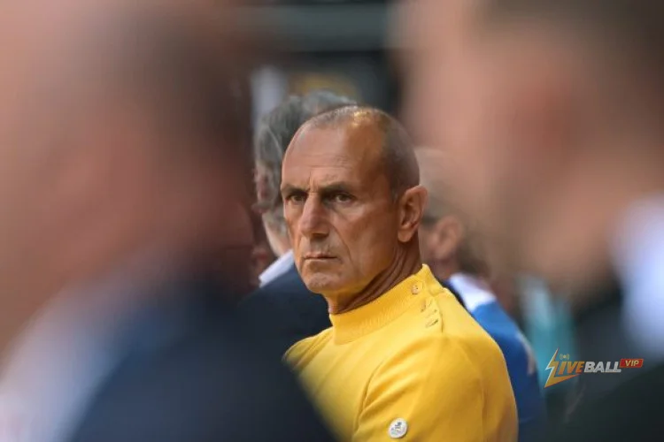 "खिलाडीहरूले आफ्नो पृष्ठभागलाई चलाउनुपर्छ" - दबाबमा रहेका मिशेल डेर जाकारियनले तेस्रो लगातार लिग 2 हारपछि नान्त्सलाई आलोचना गरे।