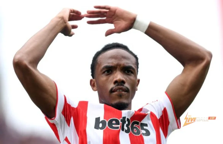 AS Monaco เพิ่ม Éric Bocat จาก Stoke City ลงในรายชื่อ; Burnley ก็อยู่ในการแข่งขันด้วย