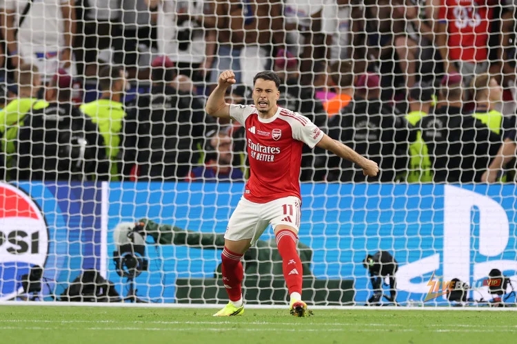 Al-Hilal đánh bại ông lớn Serie A để có được tiền đạo của Arsenal.