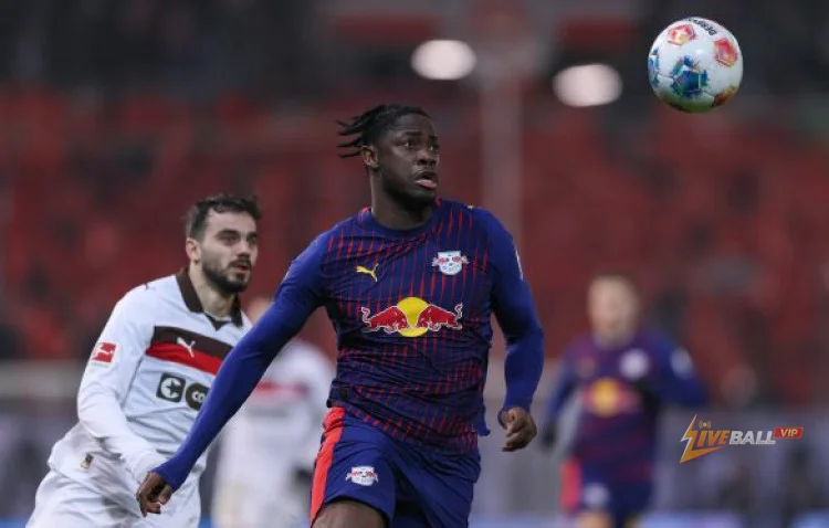 Lens nhắm đến El Chadaille Bitshiabu của RB Leipzig.