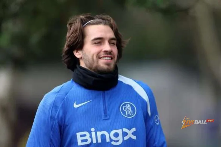 Napoli quan tâm đến Marc Guiu của Chelsea và hy vọng có được mức giá ưu đãi.