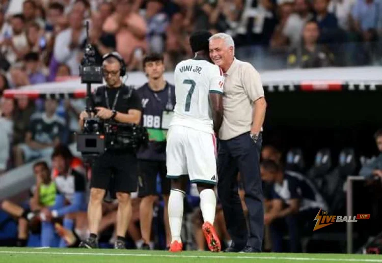 โชเซ่ มูรินโญ่ อธิบายเหตุผลในการเปลี่ยนตัว วินิซิอุส จูเนียร์ ในเกมที่เรอัล มาดริดชนะเรอัล โซเซียดาด 4-1