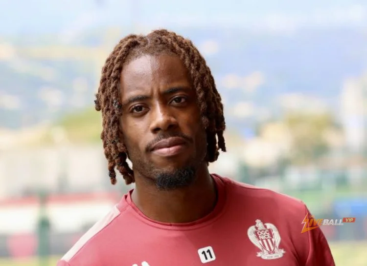 PHỎNG VẤN | Elye Wahi về việc trở lại OGC Nice: ‘Đó là tình yêu từ cái nhìn đầu tiên.’