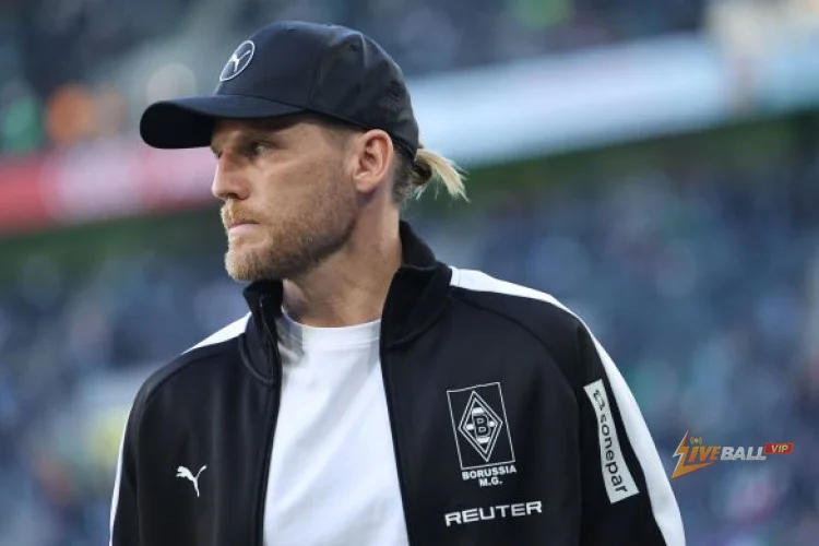 Huấn luyện viên trưởng Borussia Mönchengladbach chỉ định 'liệu pháp sốc' sau sự sụp đổ phòng ngự gần đây.