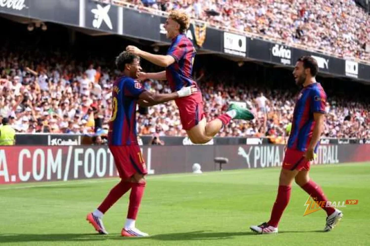 Lamine Yamal đã bỏ lỡ giải thưởng Cầu thủ Xuất sắc Nhất trong chiến thắng 5-0 của Barcelona trước Valencia.