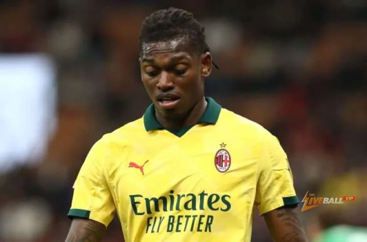 Rafa Leao cảm ơn Ruben Amorim vì đã giúp đỡ trong việc rời Milan.