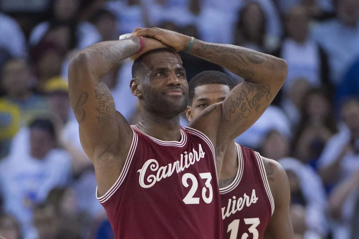 लेब्रोन जेम्सले NBA तालिका ढिलाइ गरे, आगामी सिजनको अनिश्चितताबीच