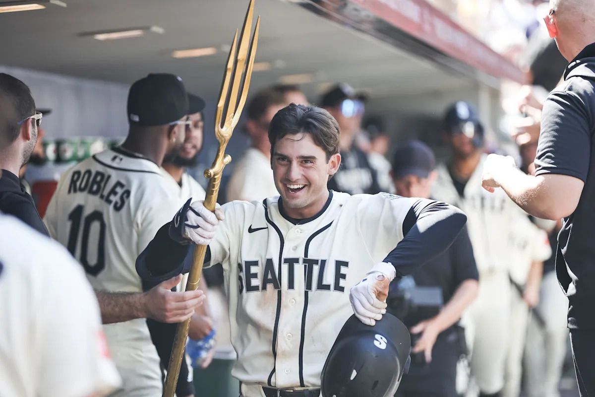 Mariners Secure 6-3 Victory Over Giants in Series Finale