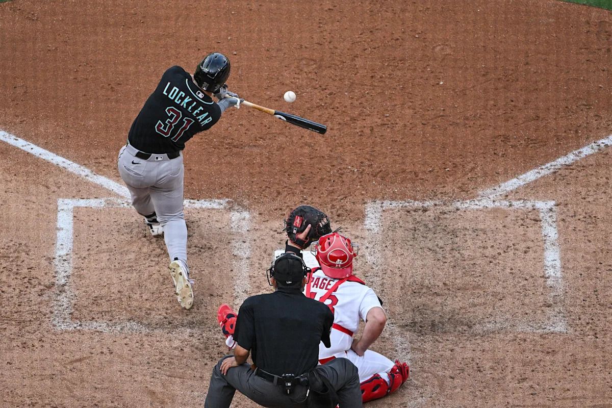 Diamondbacks Dominate Cardinals 10-6 in Key Makeup Game