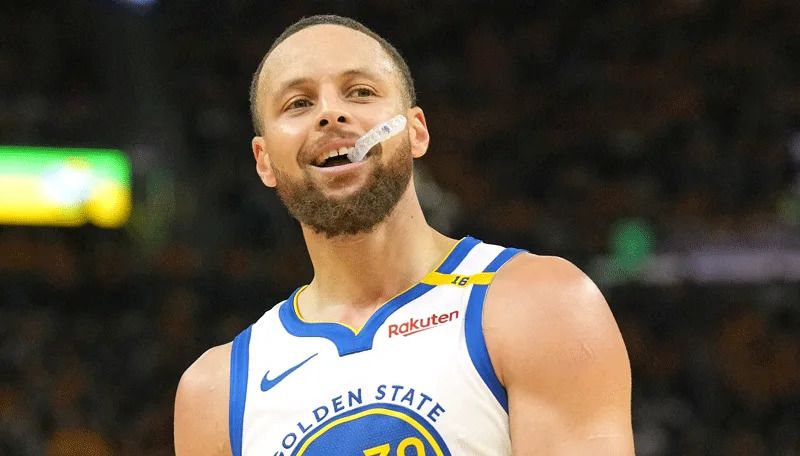 Tương lai của Steph Curry với Warriors dấy lên nhiều đồn đoán và sự quan tâm đặt cược
