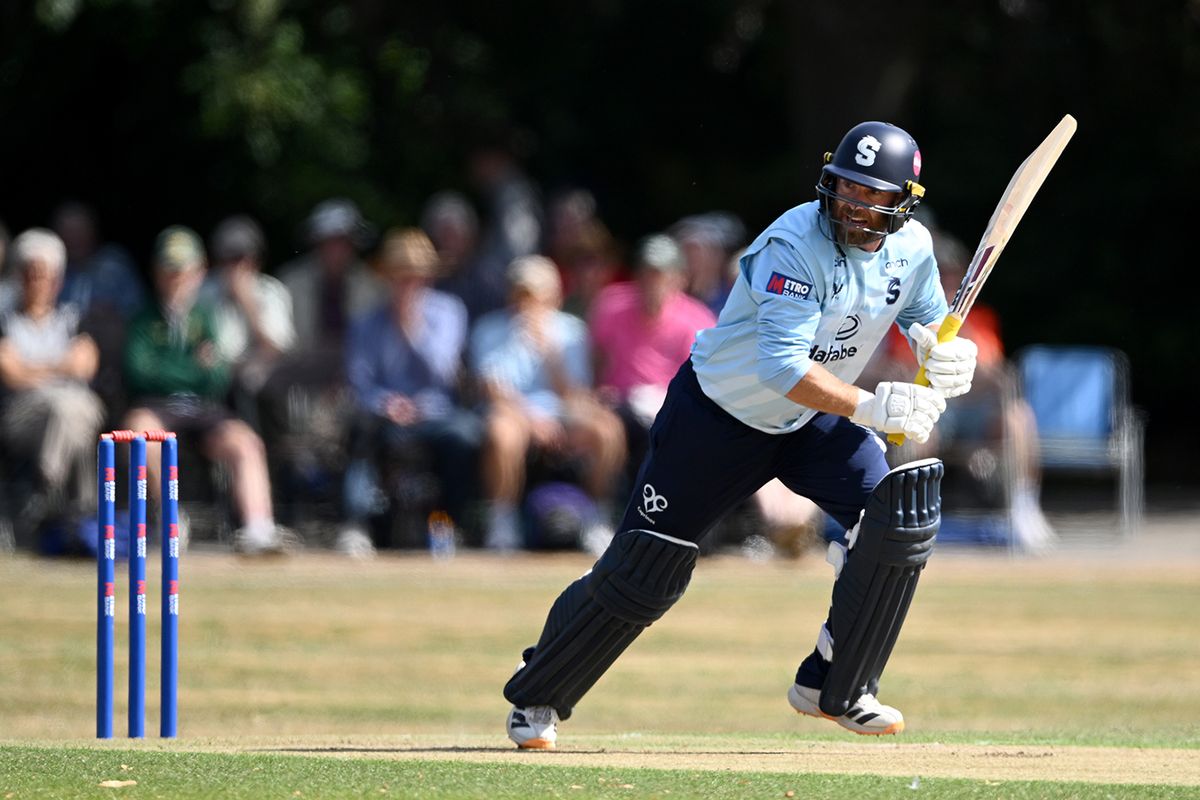 Luke Procter ghi 85 điểm, giúp Northants giành chiến thắng áp đảo trước Somerset