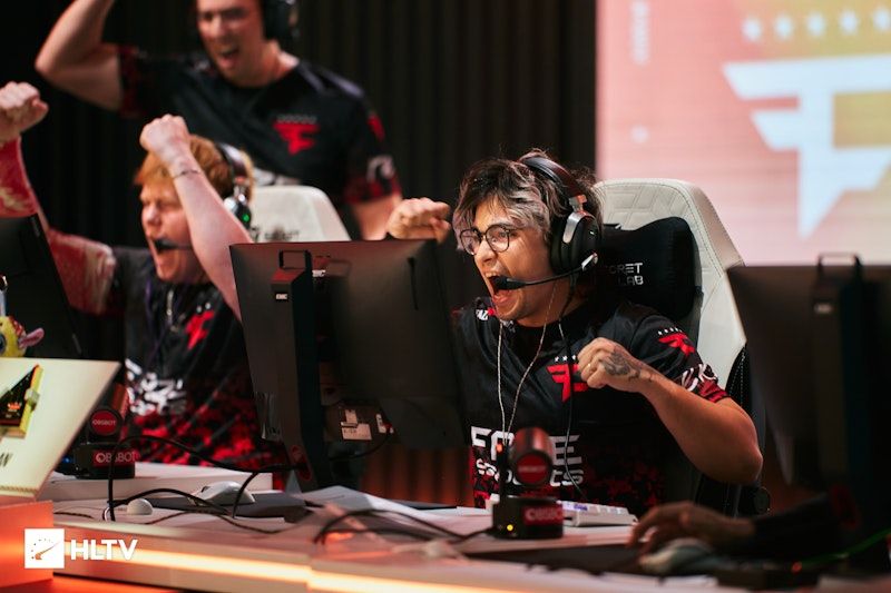 FaZe Dominates Legacy to Secure EWC Playoff Spot
