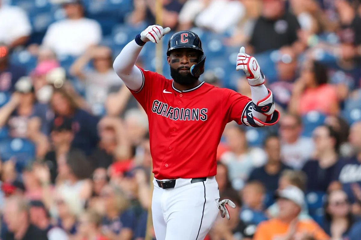 Jo Adell giúp Guardians giành chiến thắng áp đảo 8-1 trước Giants