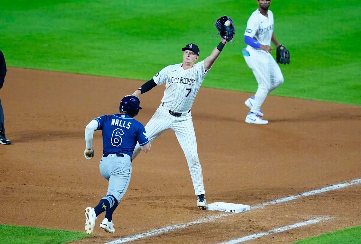 TJ Rumfield โชว์ฟอร์มเด่นในตำแหน่งเบสแรกของ Rockies ด้วยสถิติการป้องกันใหม่