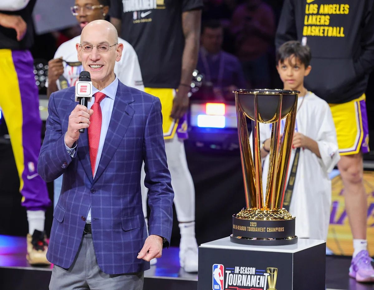 Adam Silver Can Thiệp Giải Quyết Rắc Rối Gia Đình Buss
