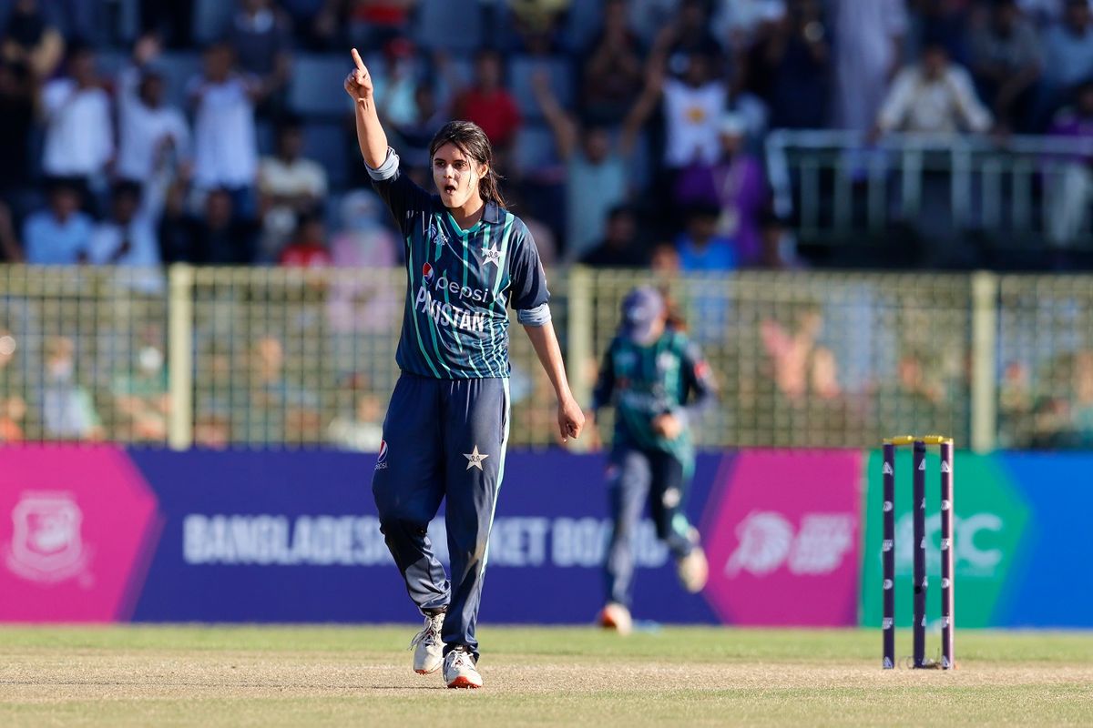 Aiman Anwer Giải Nghề Cricket Quốc Tế Để Theo Đuổi Vai Trò Trọng Tài