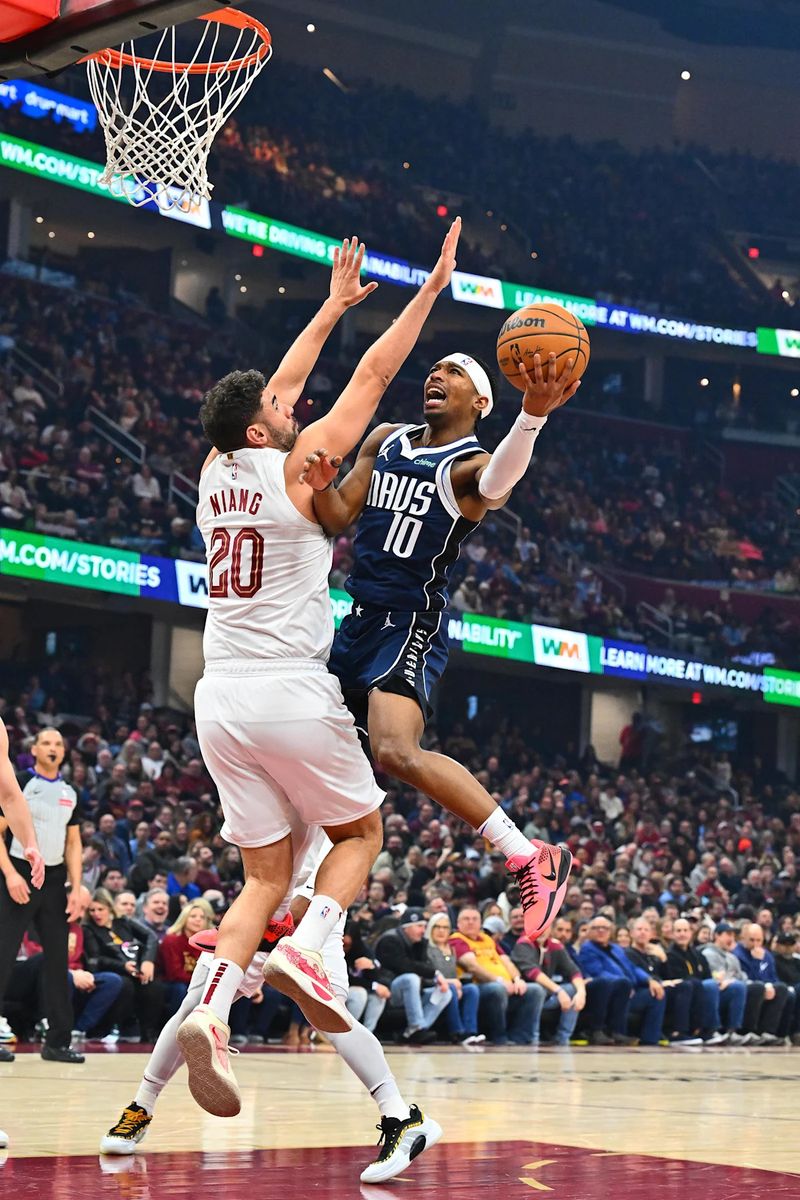Warriors Thay Đổi Đội Hình với Việc Ký Kết Williams và Niang