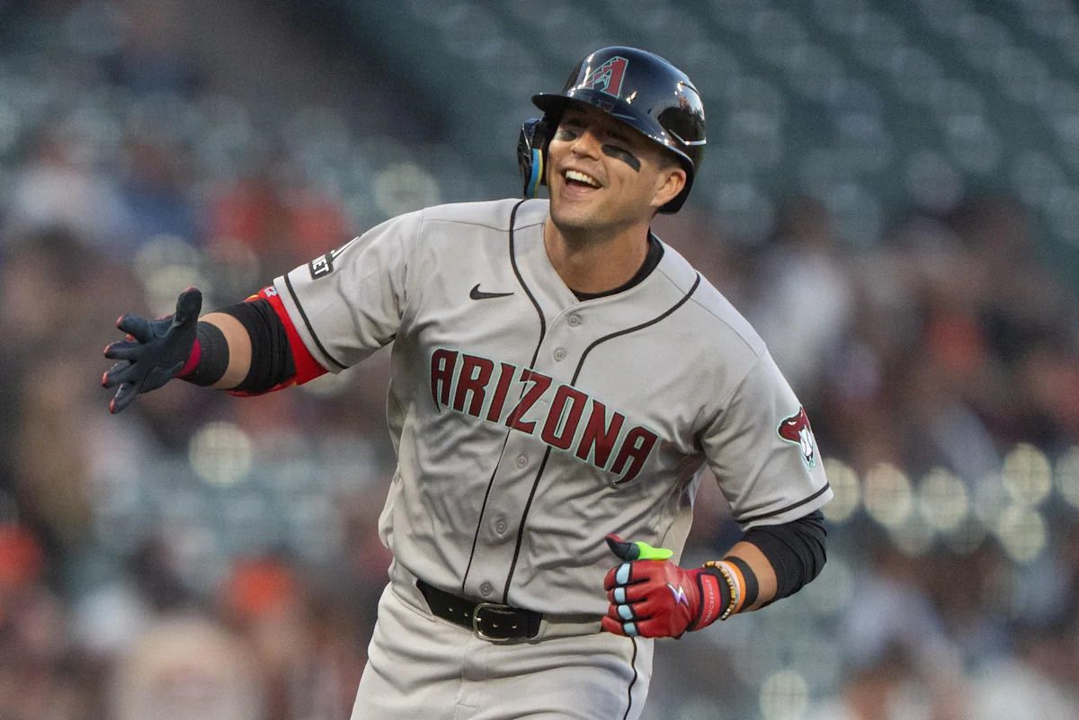 เกมรุกของ Diamondbacks โชว์ฟอร์มสุดยอดในชัยชนะเหนือ Giants แม้ว่า Drake จะมีปัญหา