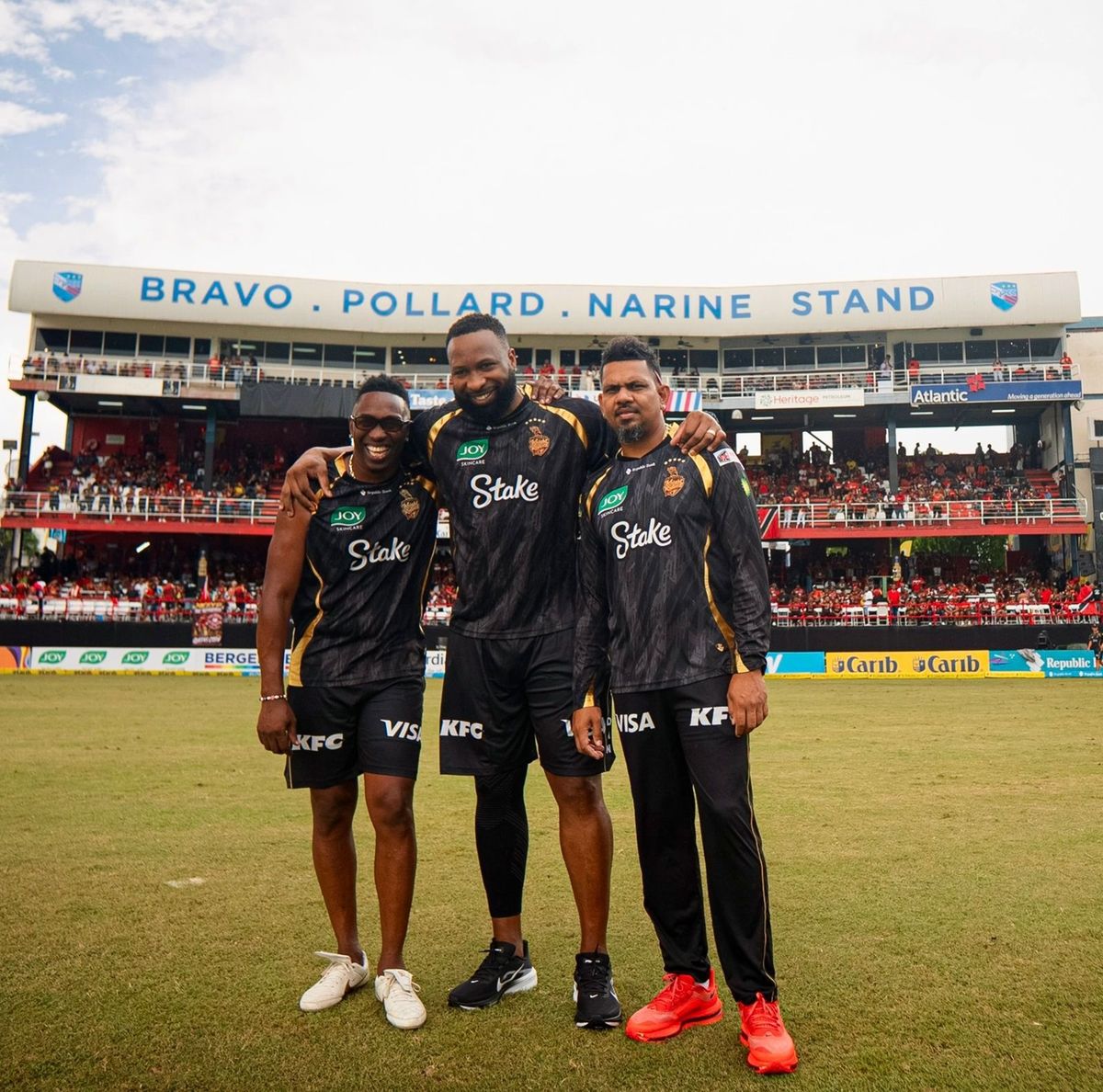 Queen's Park Oval เปลี่ยนชื่อที่นั่งเพื่อเป็นเกียรติแก่ Bravo, Pollard และ Narine