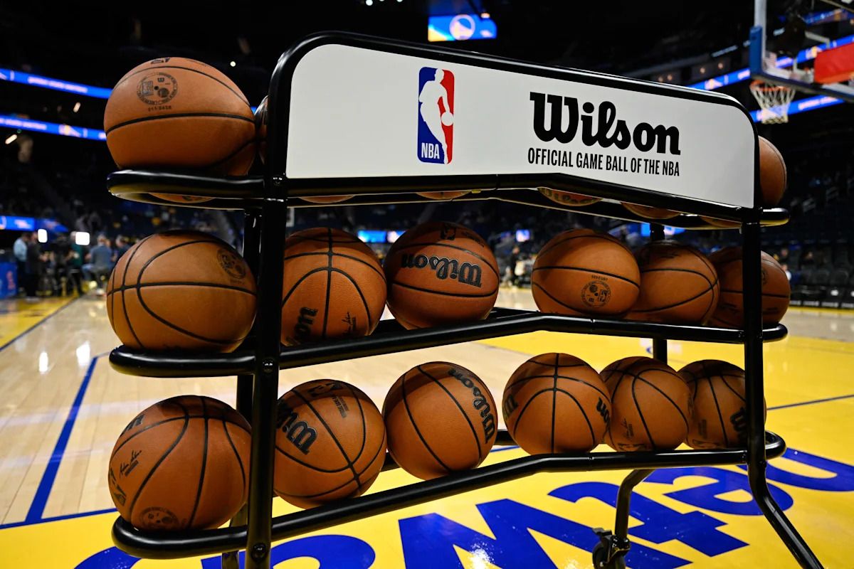Cựu nhân viên Warriors kiện đội vì phân biệt đối xử